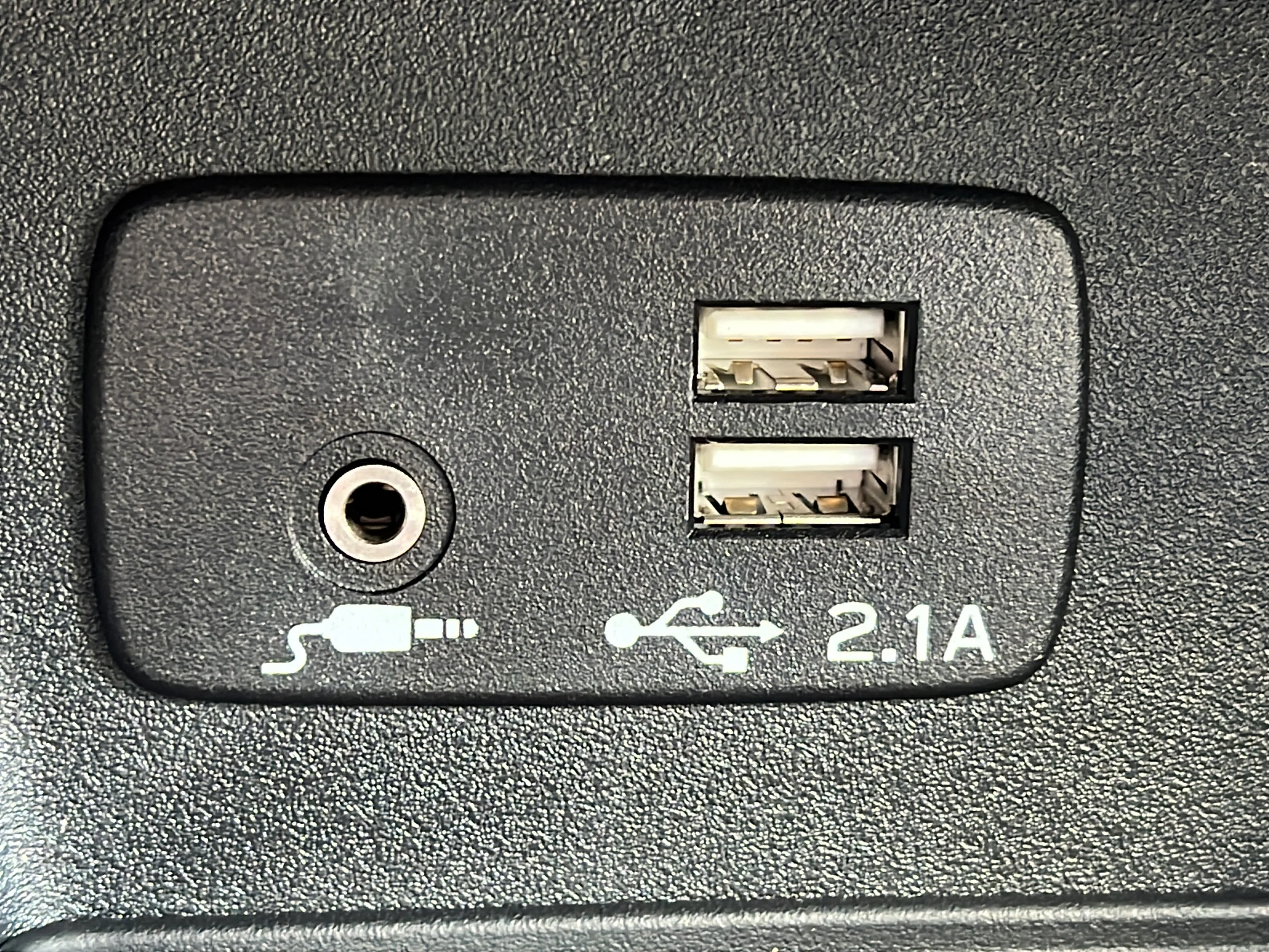 Used 2025 Geyser Blue Subaru Wilderness image 22
