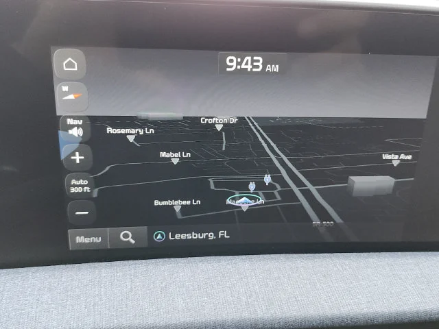 Used 2022 White Kia Wind image 27