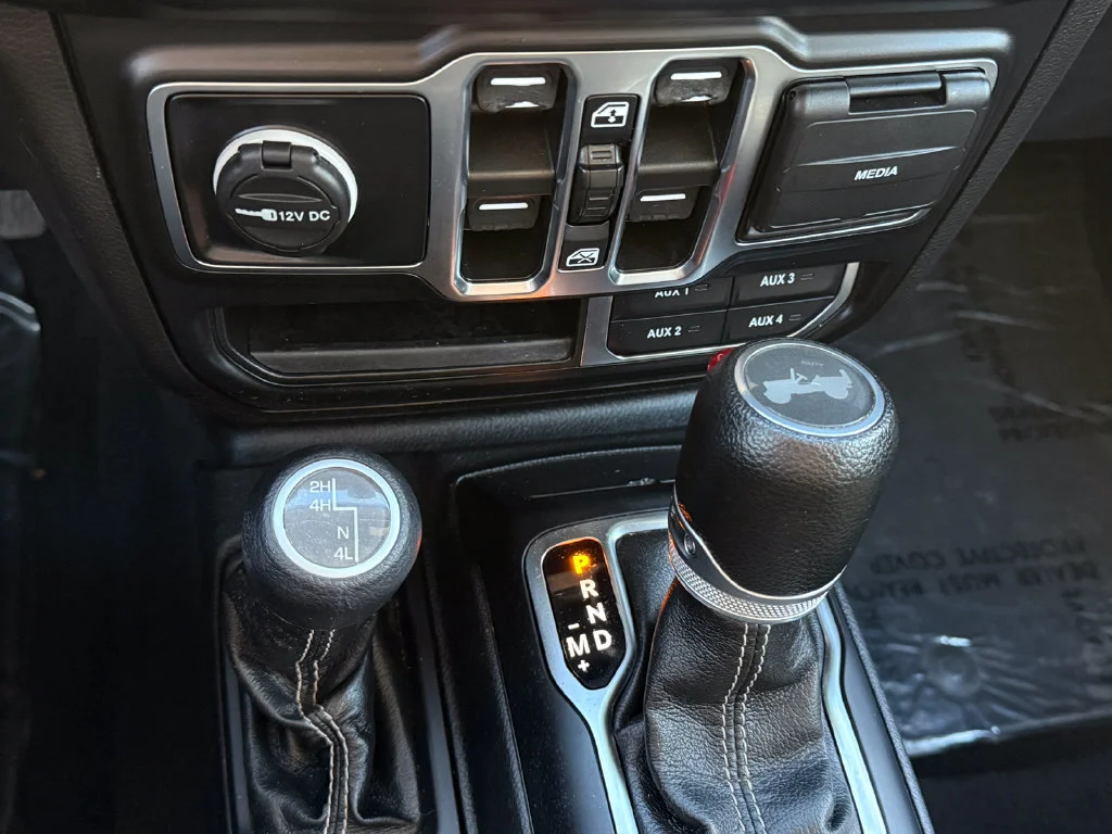 Used 2022  Jeep Unlimited Sahara image 28