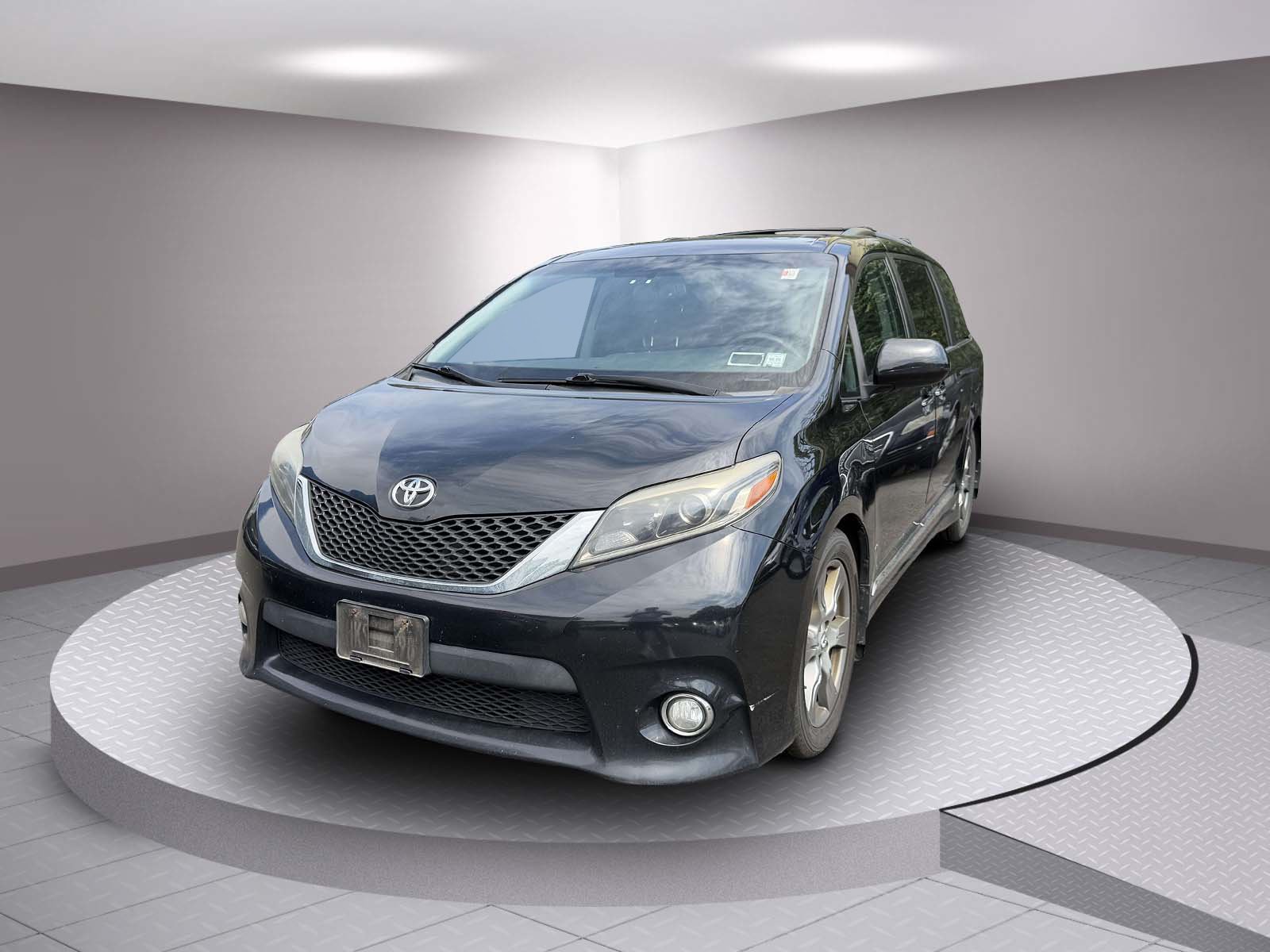 Used 2017 Toyota Sienna SE with VIN 5TDXZ3DC1HS777600 for sale in Flushing, NY