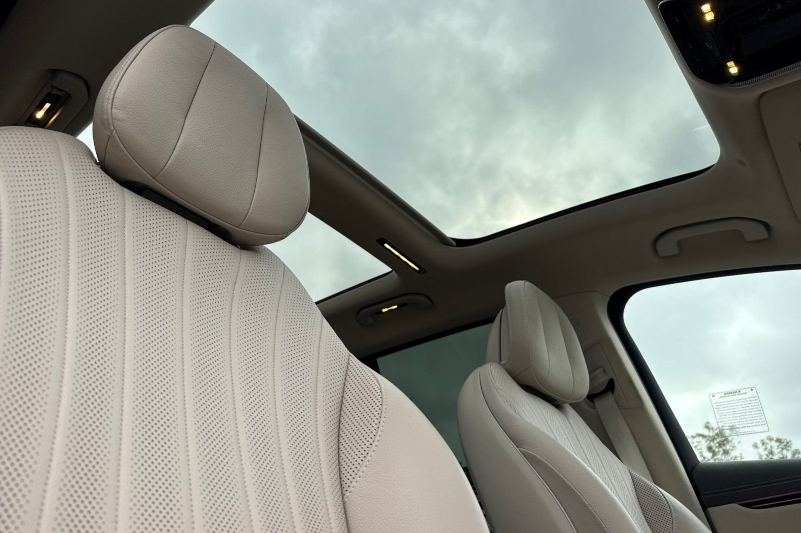 Certified Used 2024 White Mercedes-Benz 450 image 10
