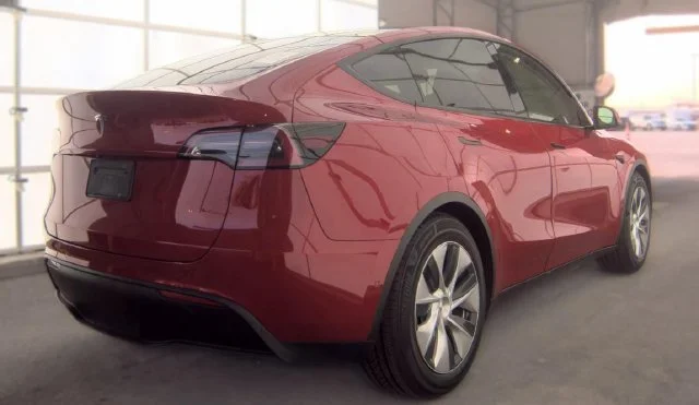Used 2021 Tesla Model Y Standard Range with VIN 5YJYGDED0MF107638 for sale in Webster, TX