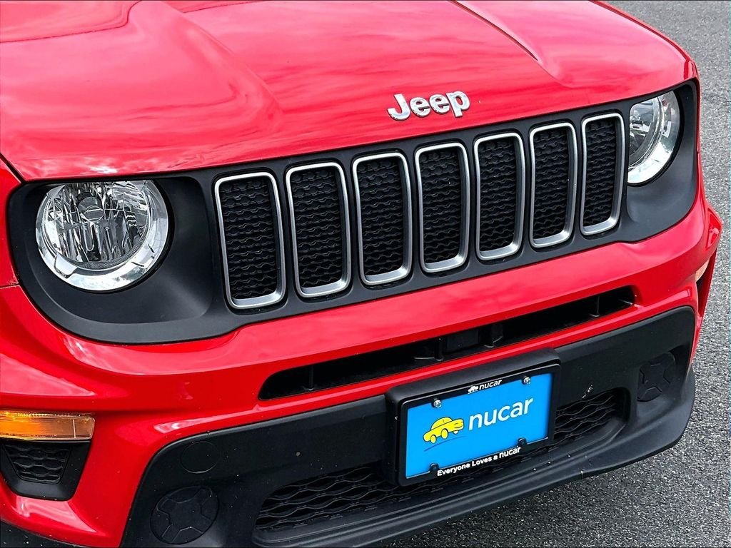 Used 2023 Colorado Red Clearcoat Jeep Latitude image 28
