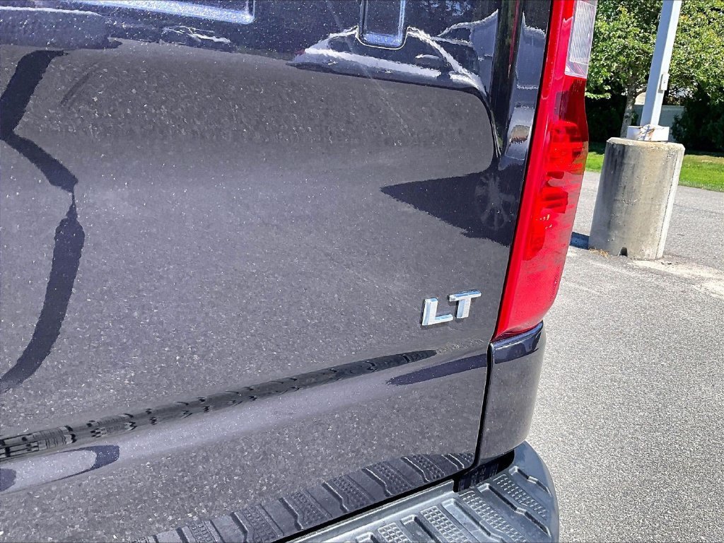 Used 2023 Gray Chevrolet LT image 29