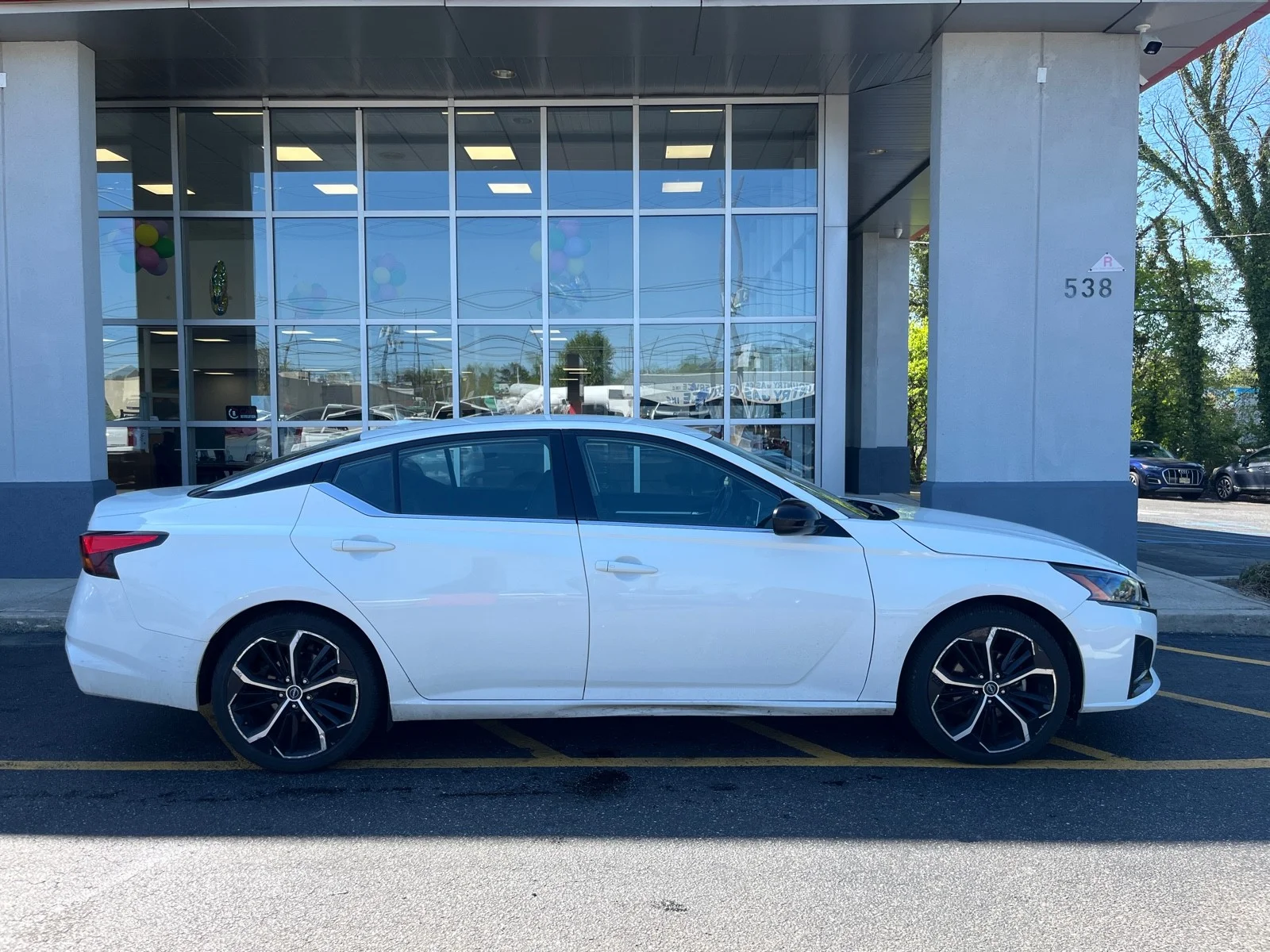 Used 2024 Glacier White Nissan 2.5 SR image 8