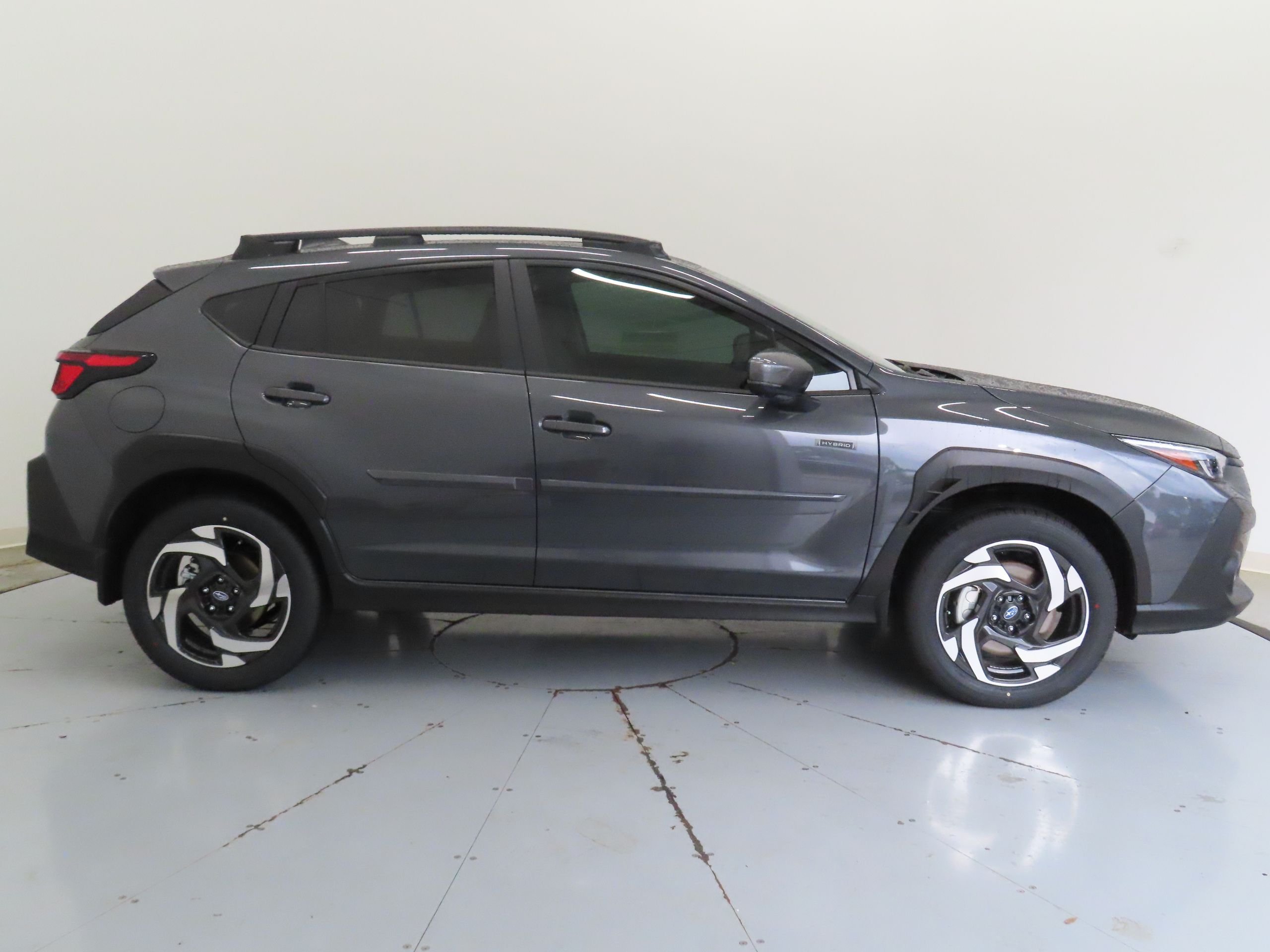 New 2026 MAGNETITE GRAY PEARL Subaru Limited Hybrid image 2