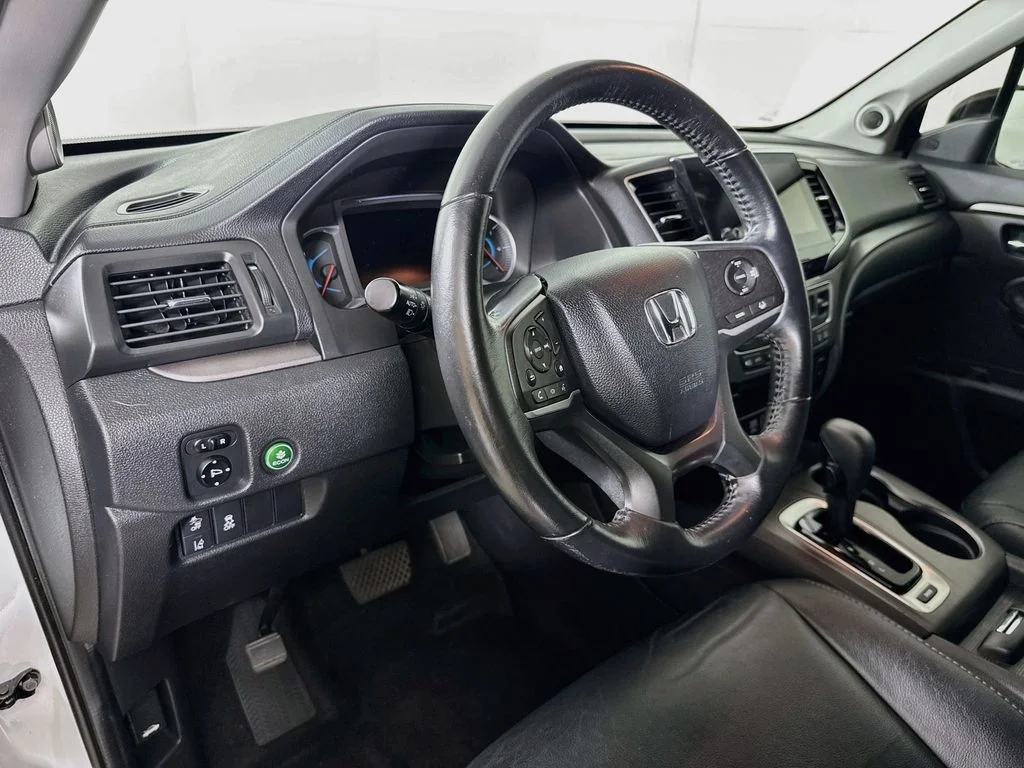 Used 2020 White Honda EX-L image 10