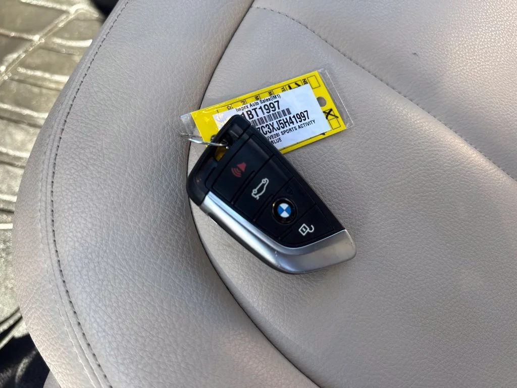 Used 2018 Blue BMW sDrive28i image 30