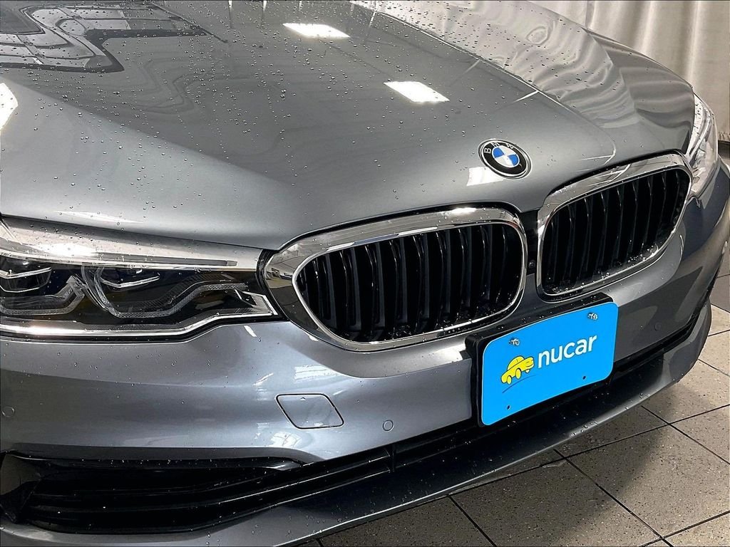 Used 2019 Blue BMW 530e xDrive iPerformance image 32
