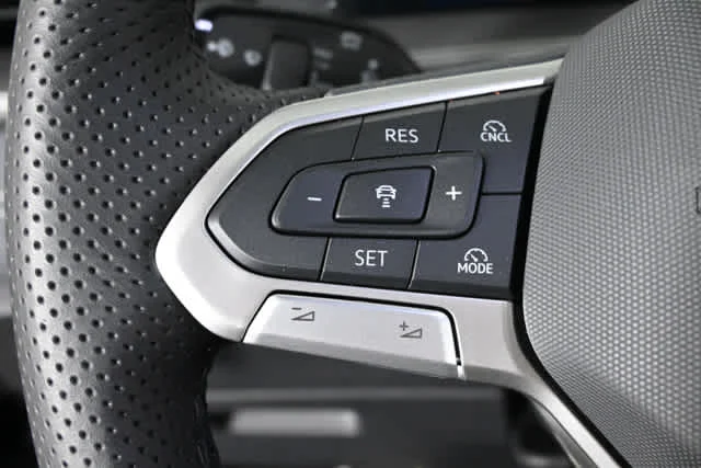 New 2026 Platinum Gray Metallic Volkswagen SE R-Line Black image 24