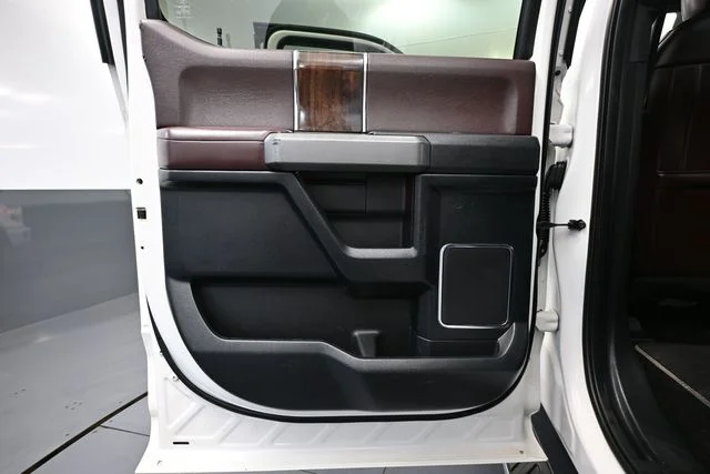 Used 2017 White Ford Platinum image 35