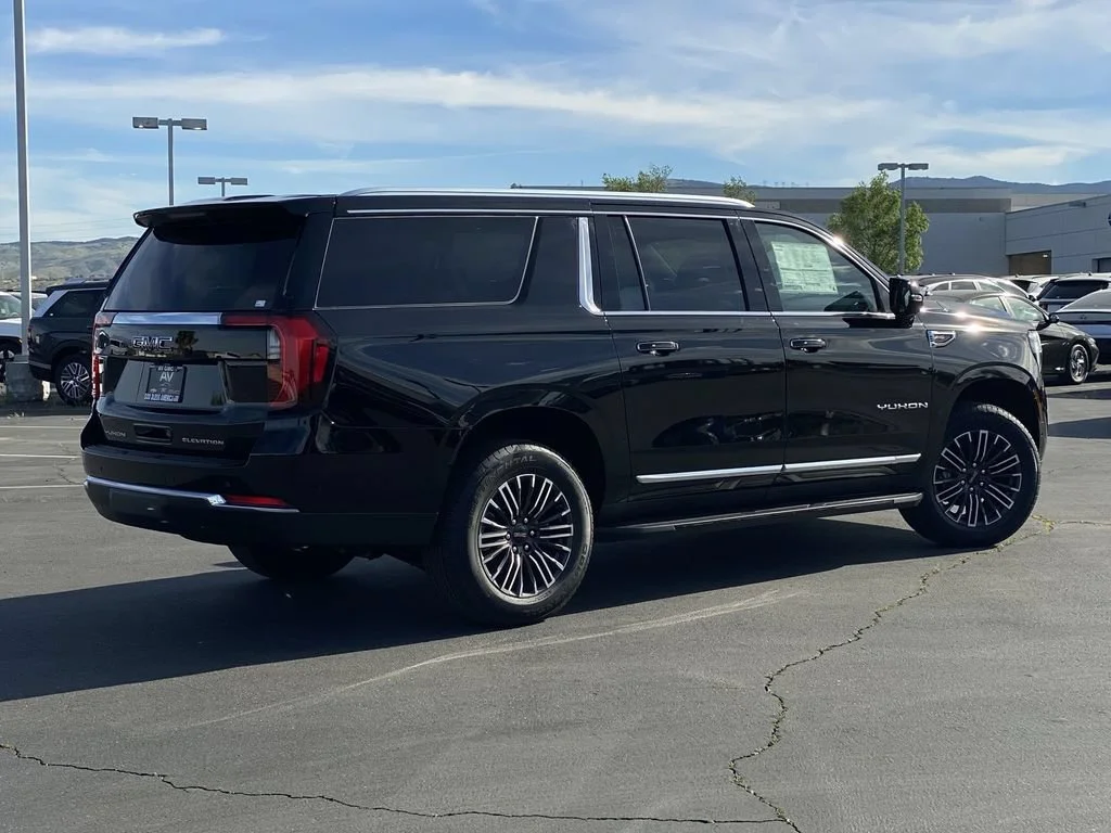 Used 2026 Onyx Black GMC Elevation image 13
