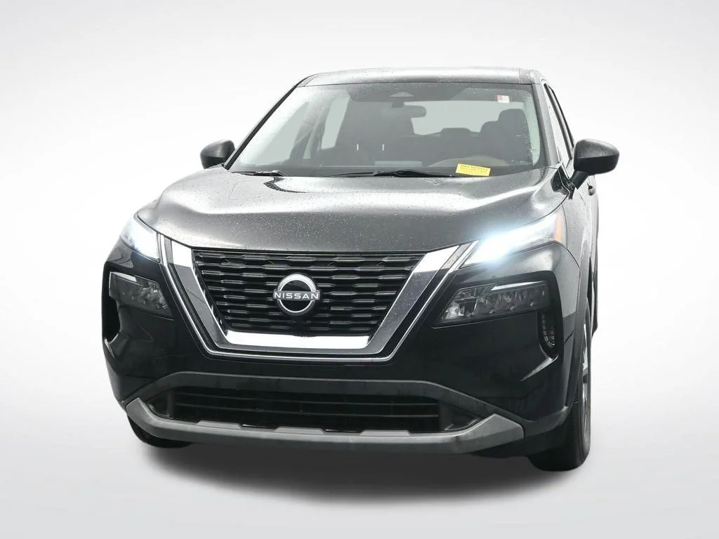 Used 2023 Black Nissan S image 2