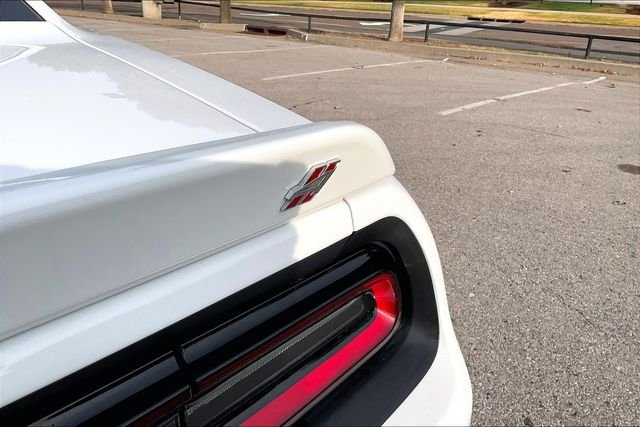 Used 2022 White Dodge SXT image 8