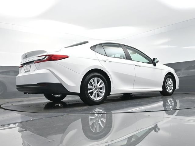 Used 2025 White Toyota LE image 37