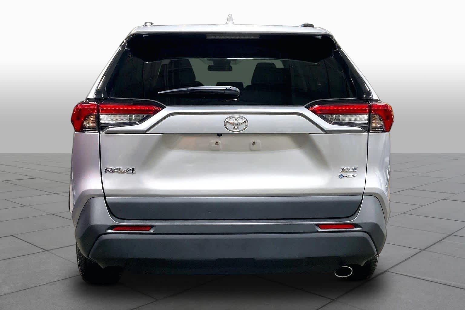 Used 2025 Silver Sky Metallic Toyota Hybrid XLE image 5