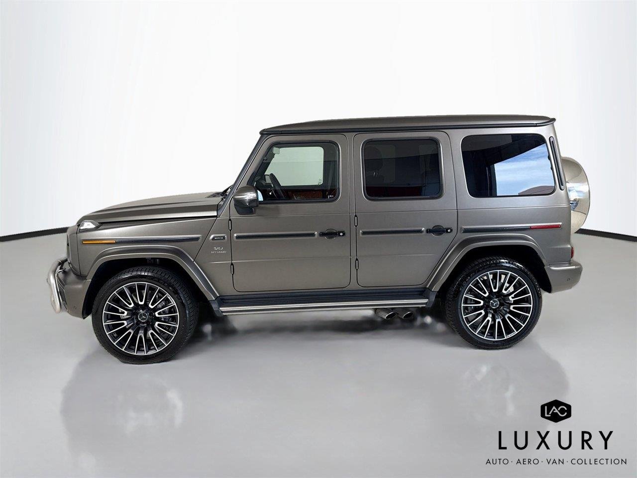 Used 2026 MANUFAKTUR Monza Grey Magno Mercedes-Benz AMG® G 63 | Manu Int Package Plus | Carbon Trim image 8
