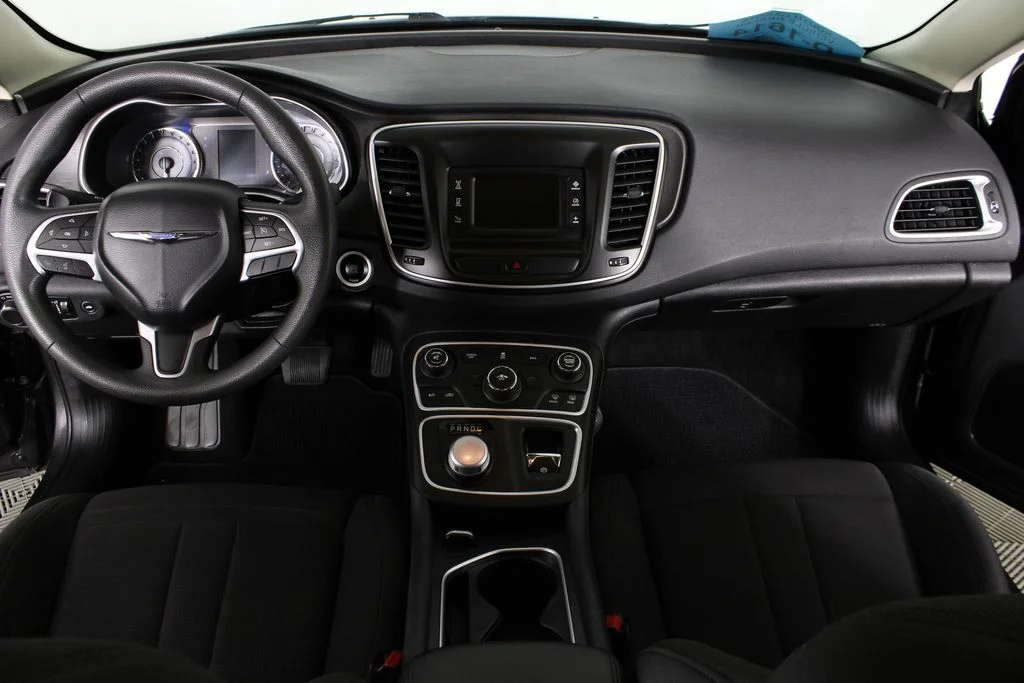 Used 2016 Gray Chrysler Limited image 25