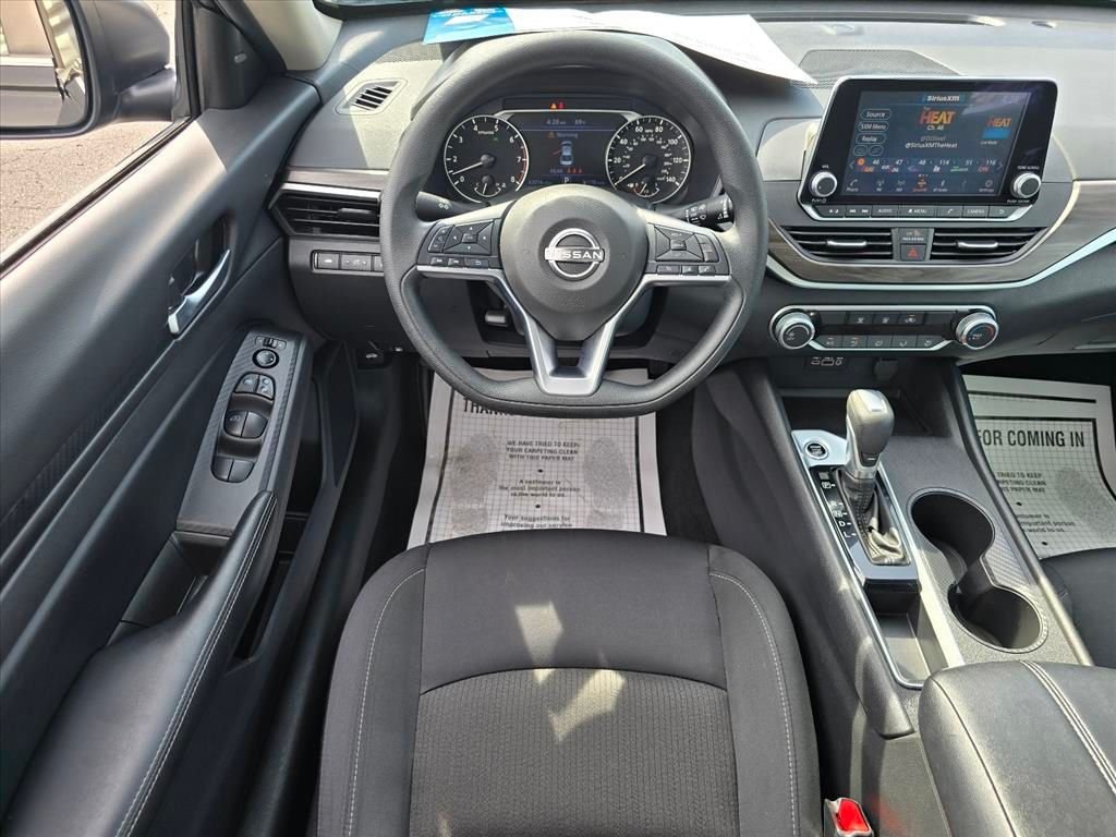 Used 2025 Black Nissan 2.5 SV image 3
