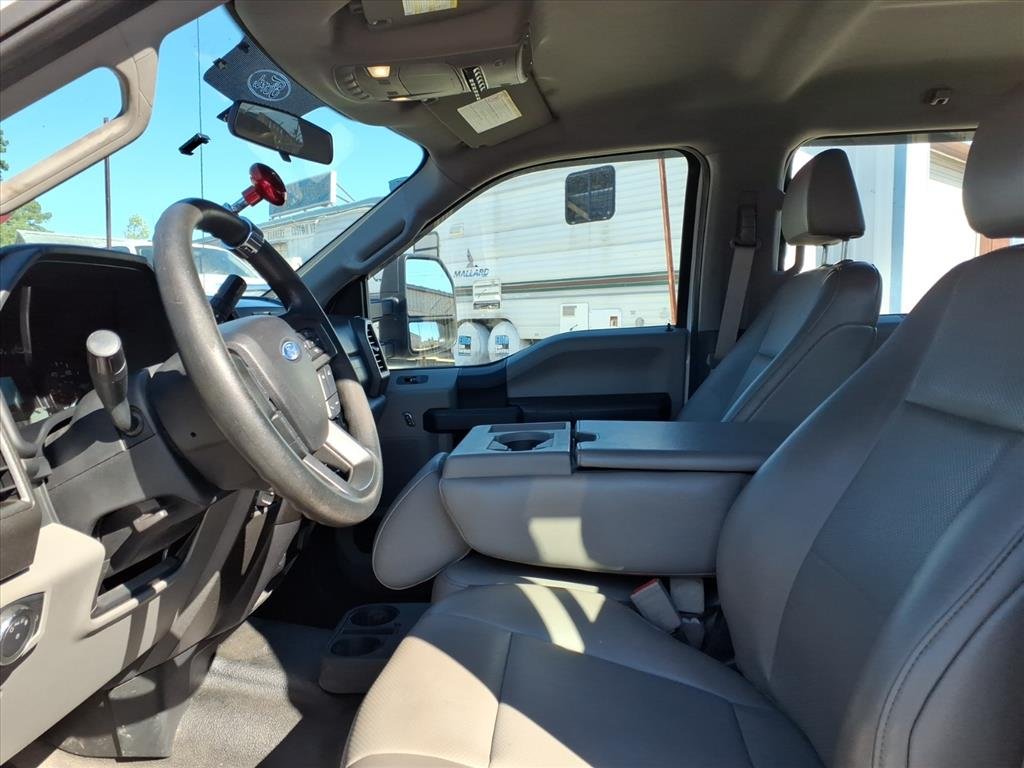 2019 Ford F-450 Super Duty Chassis Cab XL - Photo 11