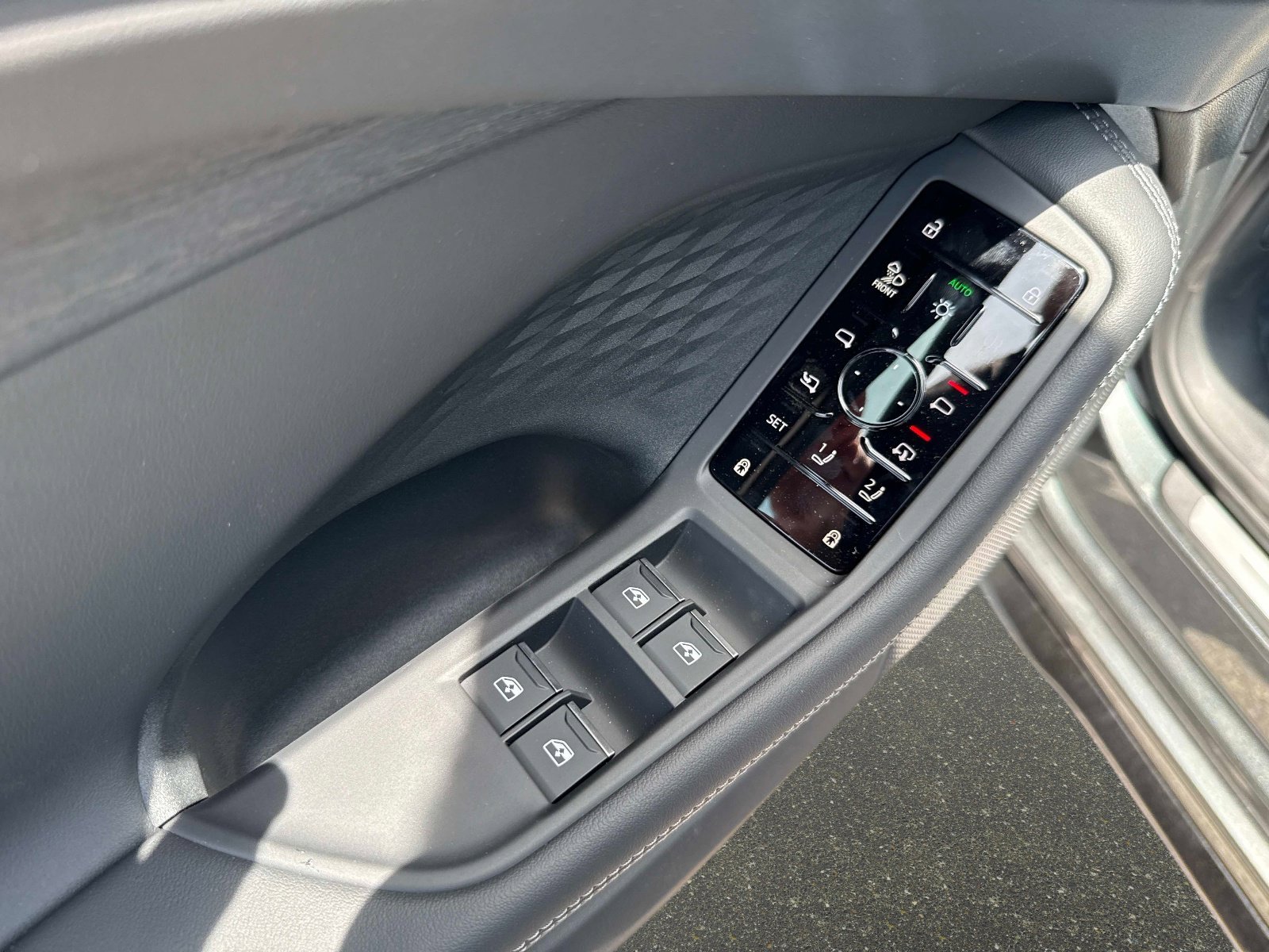 New 2026 Daytona Gray Pearl Effect Audi Prestige image 16