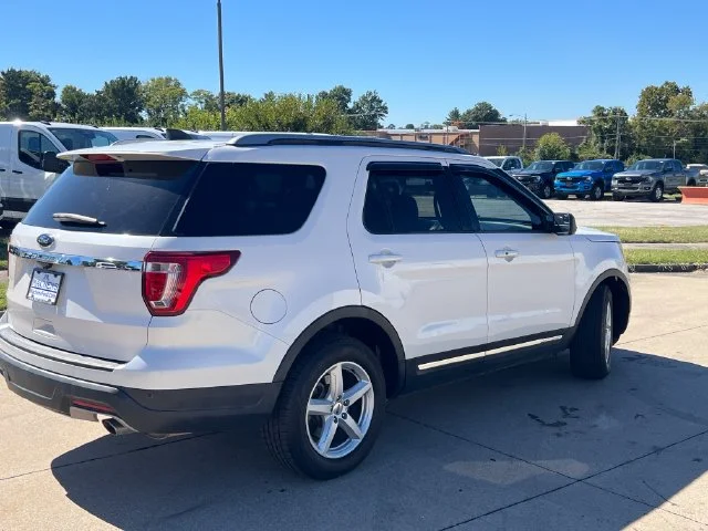 Used 2018 White Ford XLT image 8