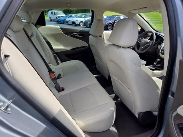 Used 2024 Sterling Gray Metallic Chevrolet 2LT image 20