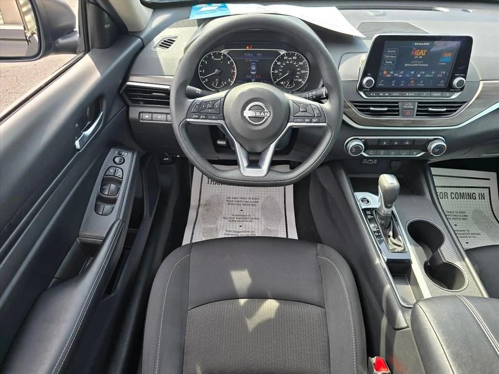 Used 2025 Black Nissan 2.5 SV image 3