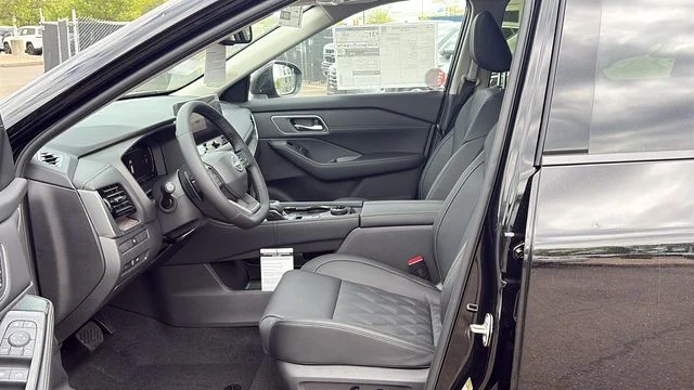 New 2026 Black Nissan Platinum image 9
