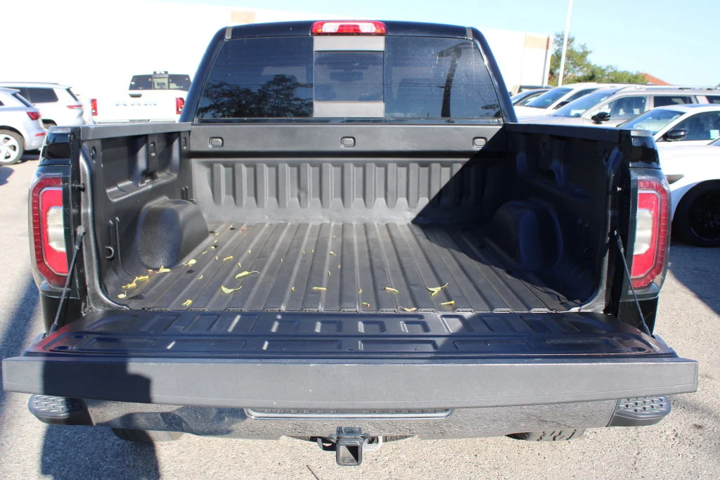 Used 2017 Black GMC SLT image 9