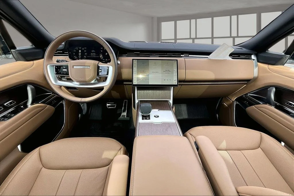 New 2026 White Land Rover SE image 5