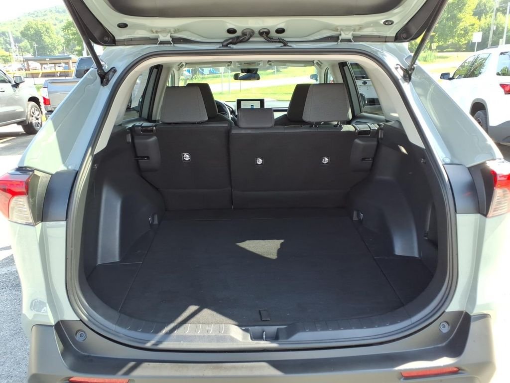 2023 Toyota RAV4 XLE - Photo 14