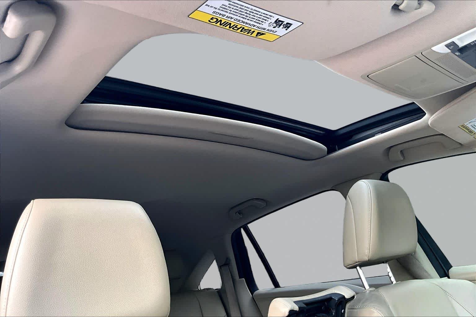 Used 2018 Modern Steel Metallic Acura  image 12