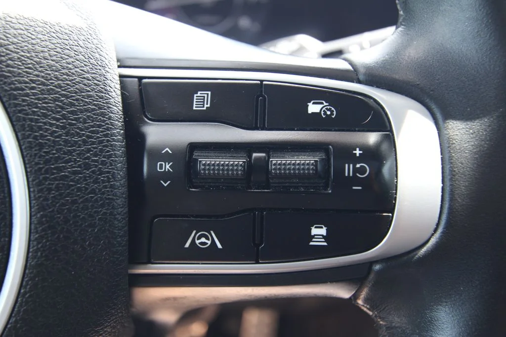 Used 2023 Red Kia X-Pro Prestige image 22
