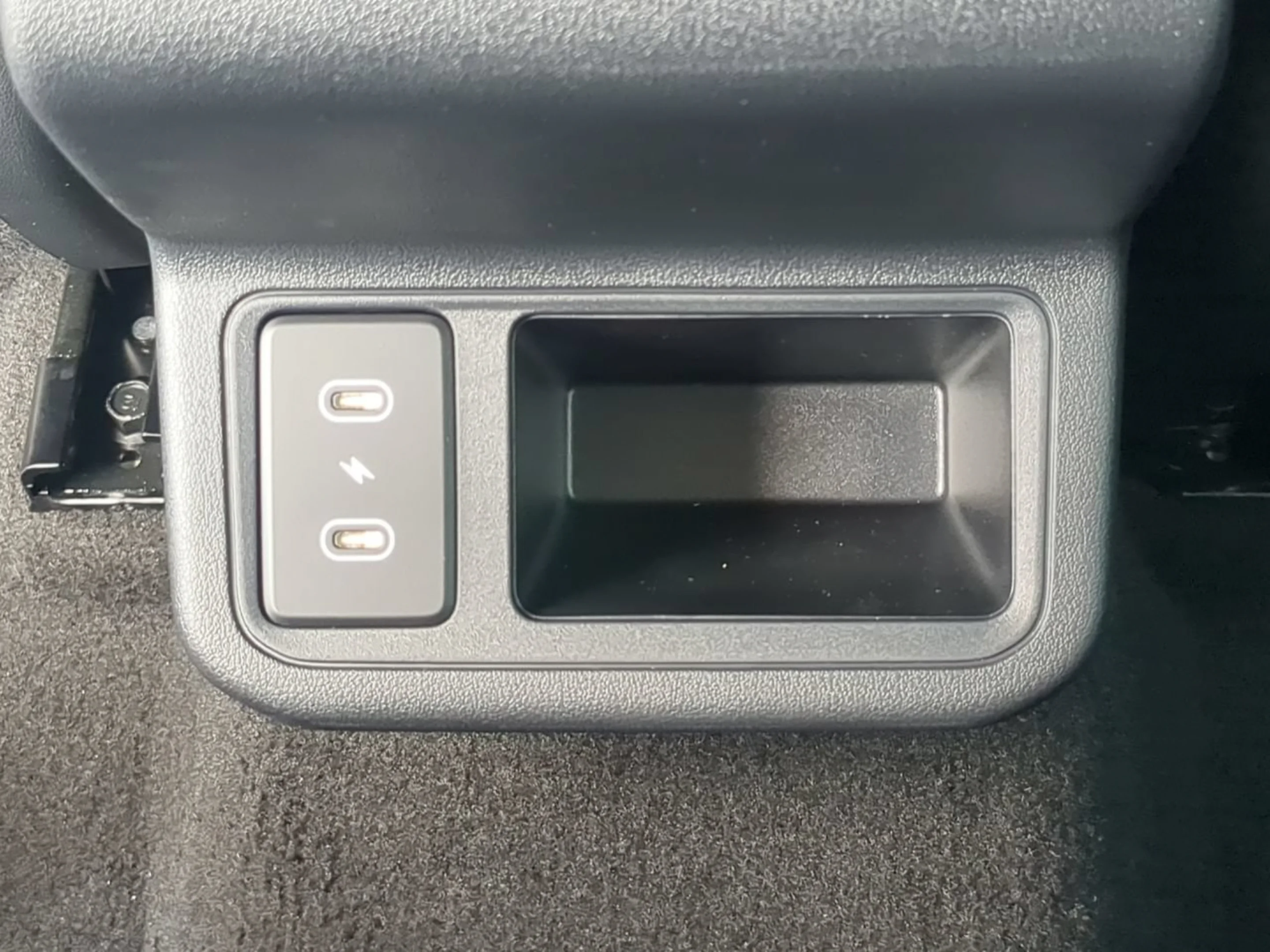 New 2026 Snow White Pearl Kia LXS image 10