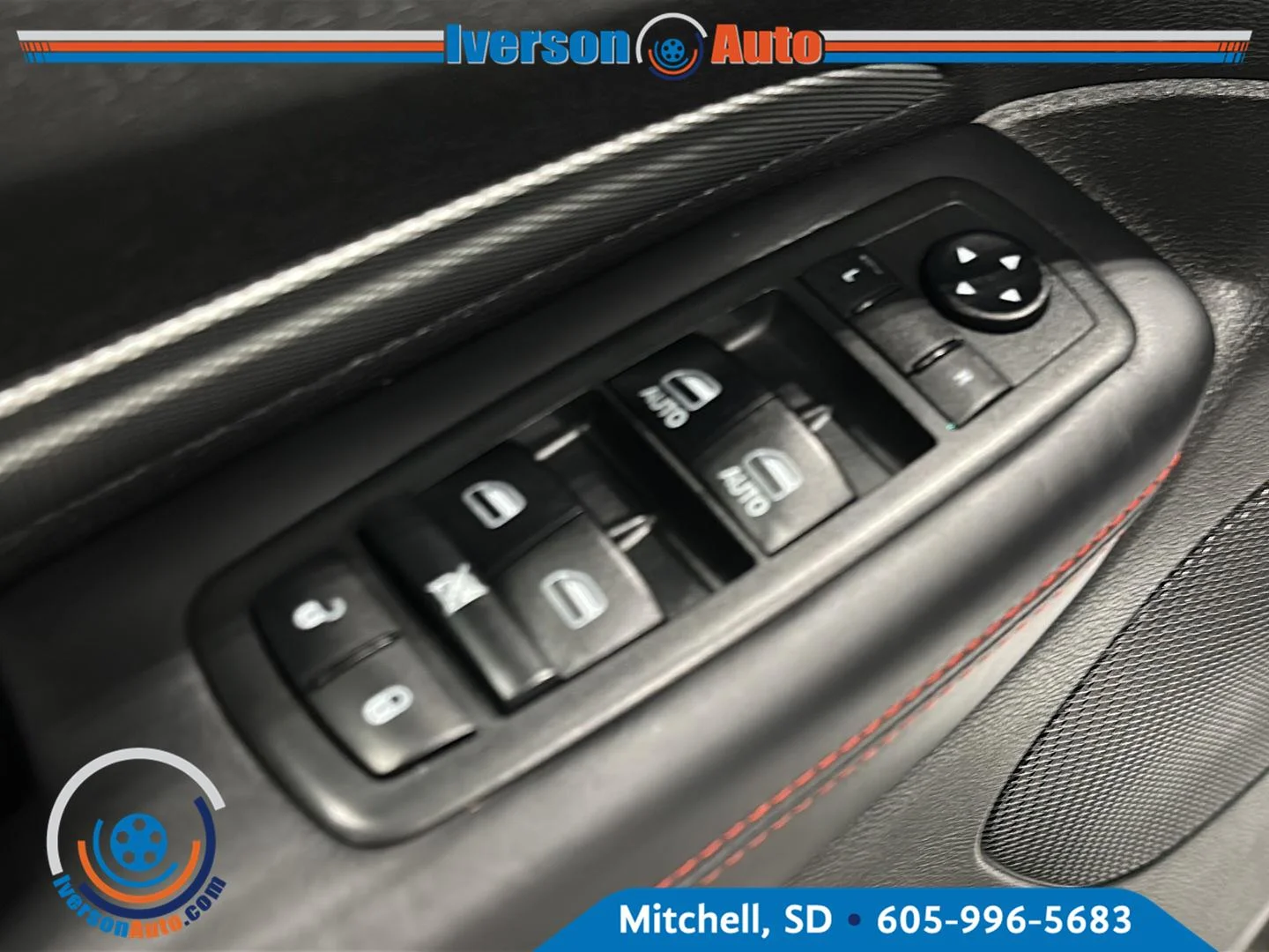 Used 2018 Ivory Tri-Coat Pearl Dodge R/T image 14