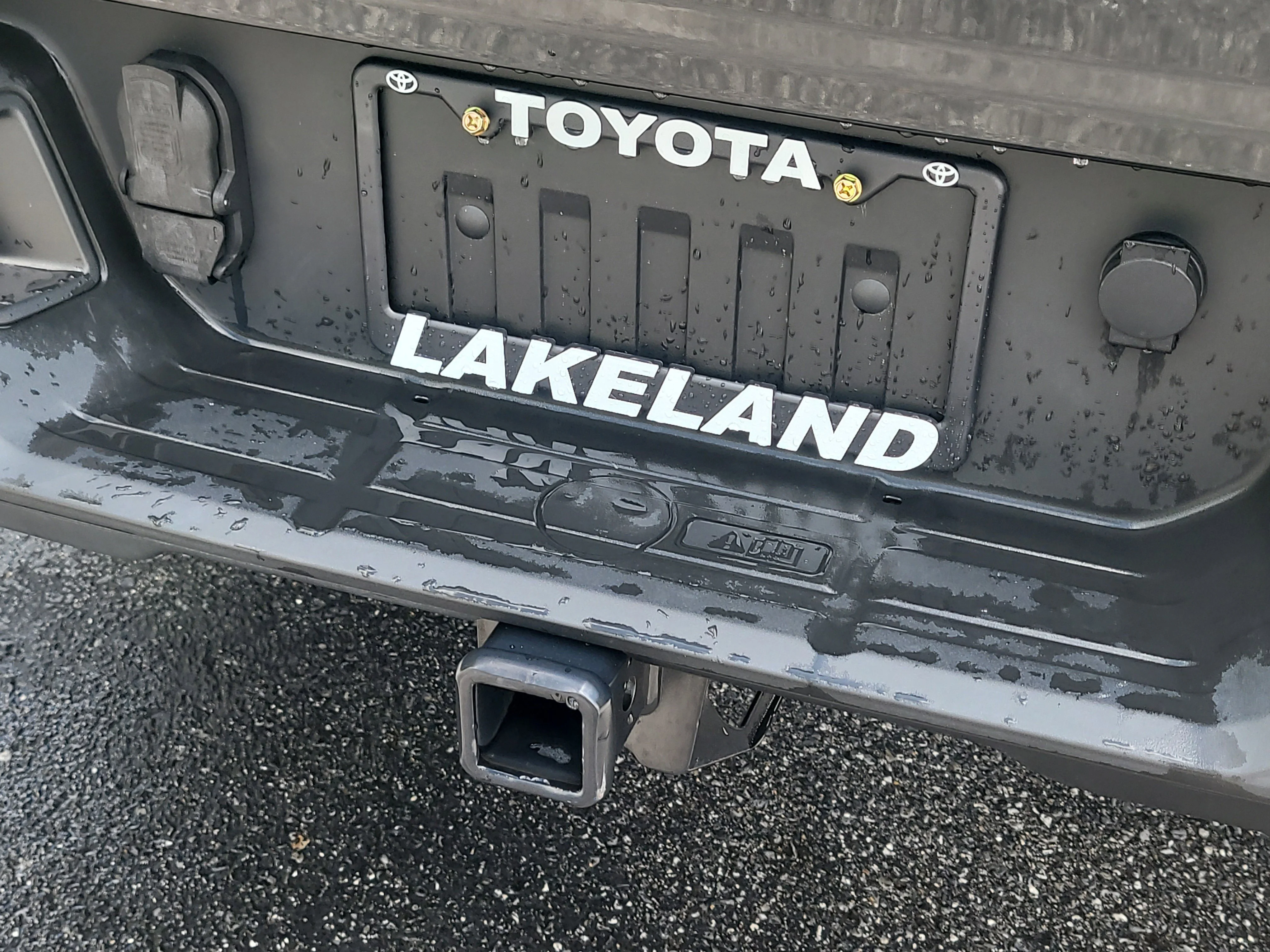 Used 2022 Shadow Black Ford LARIAT image 10