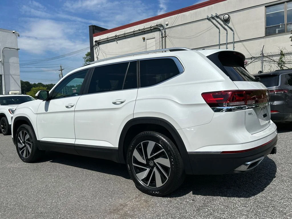 Used 2024 White Volkswagen 2.0T SEL image 4