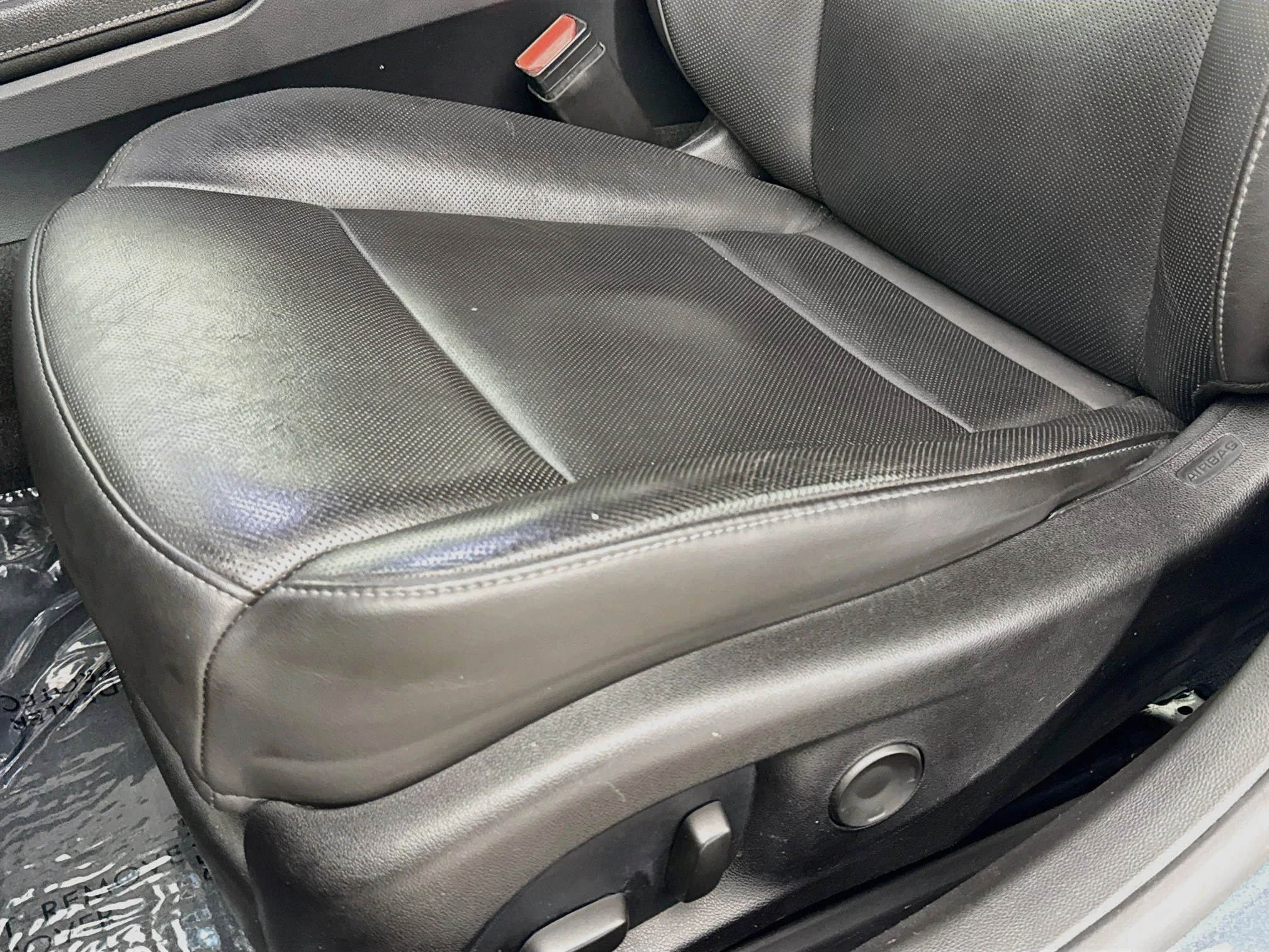 Used 2020 SHADOW METALLIC Cadillac Premium Luxury image 21