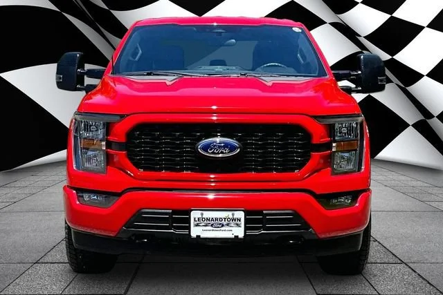 Used 2023  Ford XL image 3