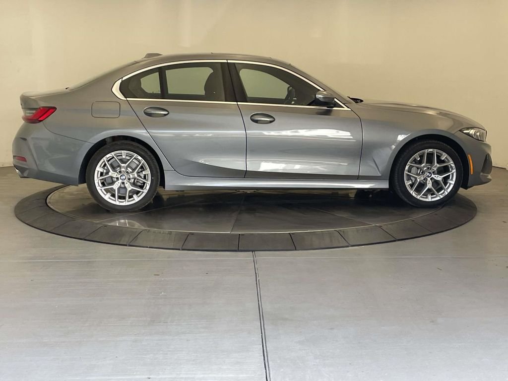 2025 BMW 3 Series 330i - Photo 6