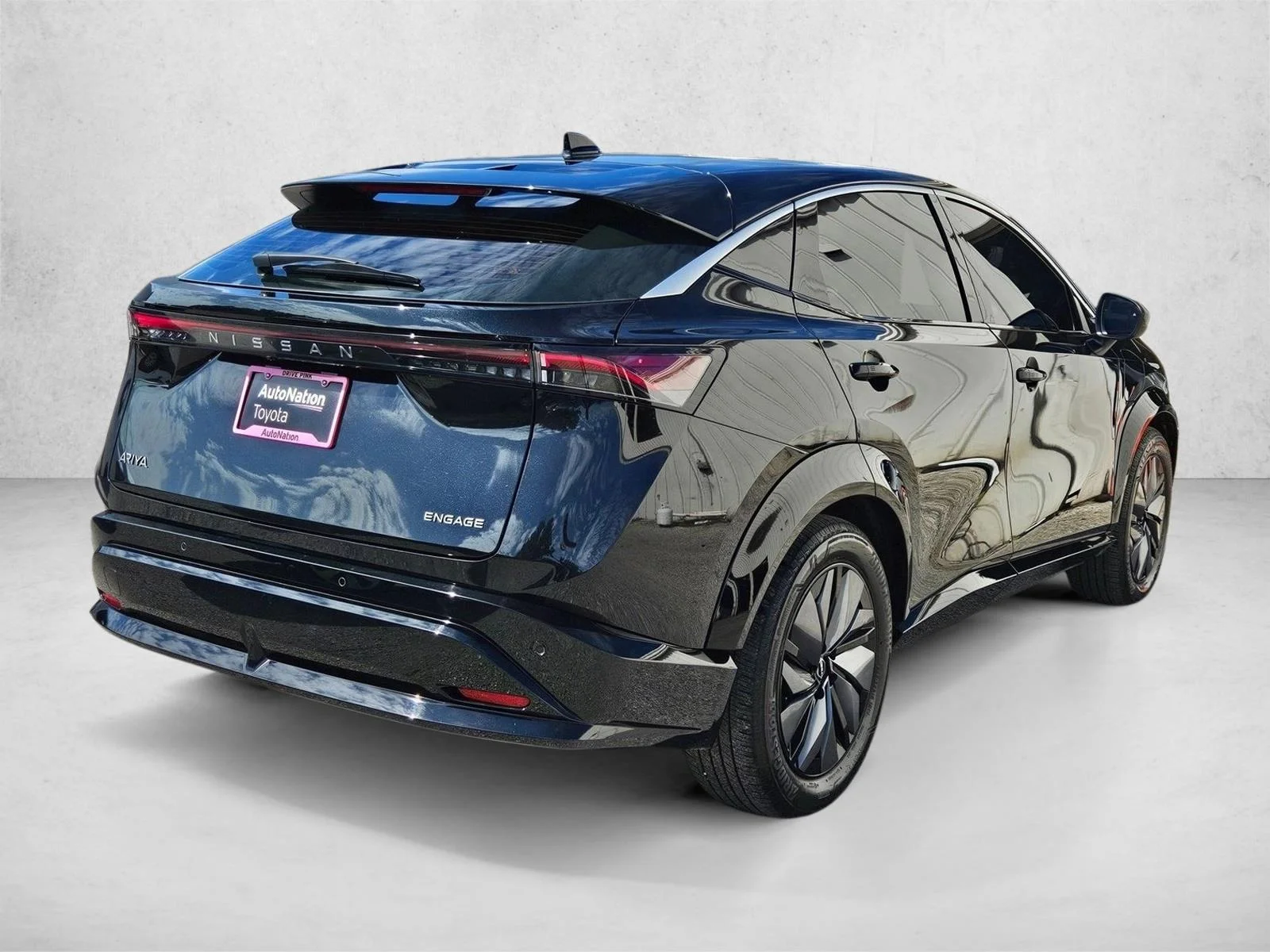 Used 2024 Black Diamond Pearl Nissan ENGAGE image 5