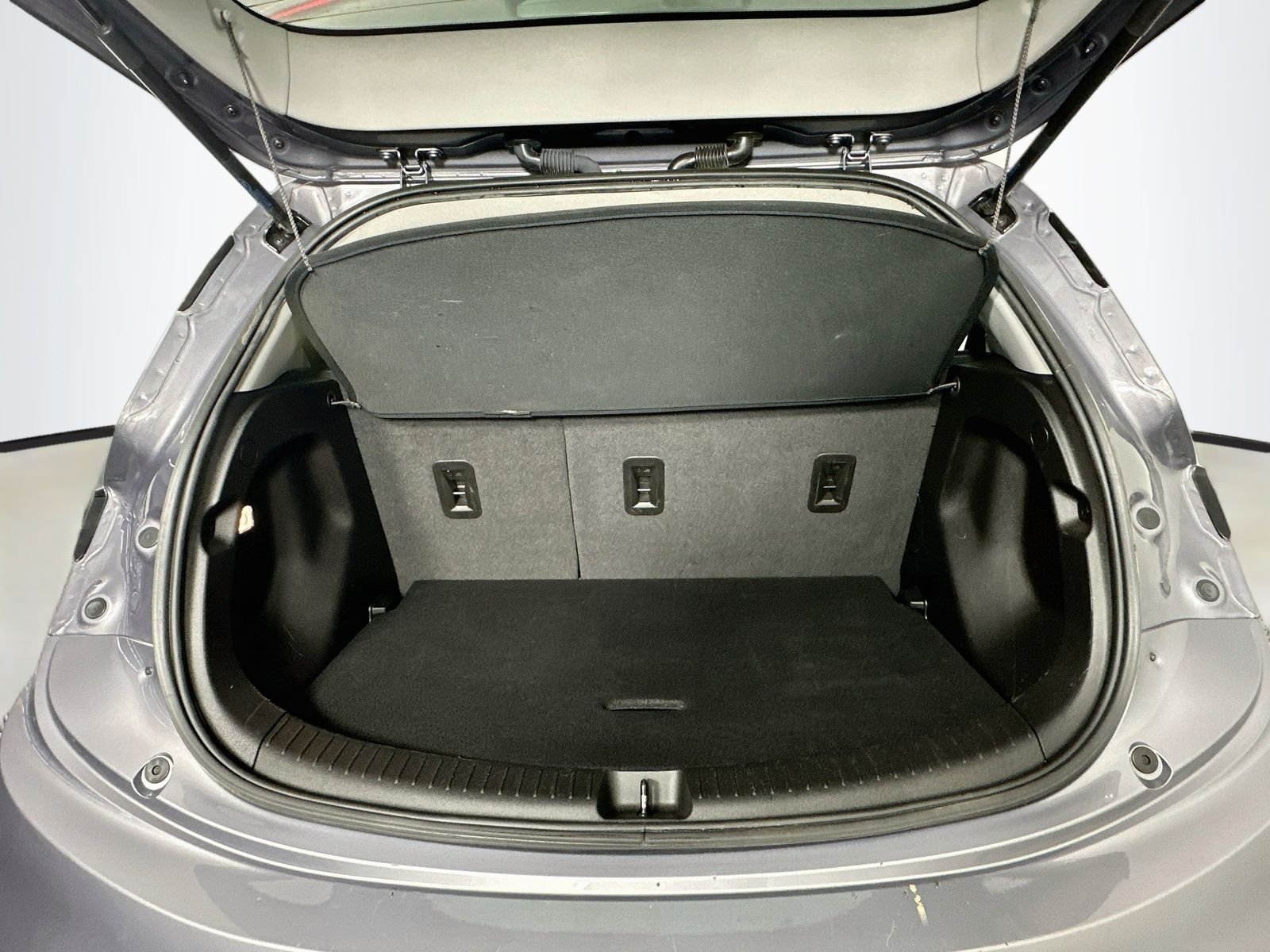Used 2023 Gray Ghost Metallic Chevrolet 2LT image 27