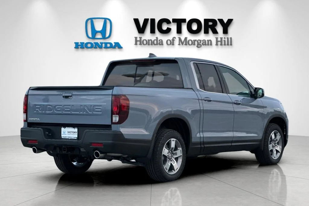 New 2026 Sonic Gray Pearl Honda RTL image 4