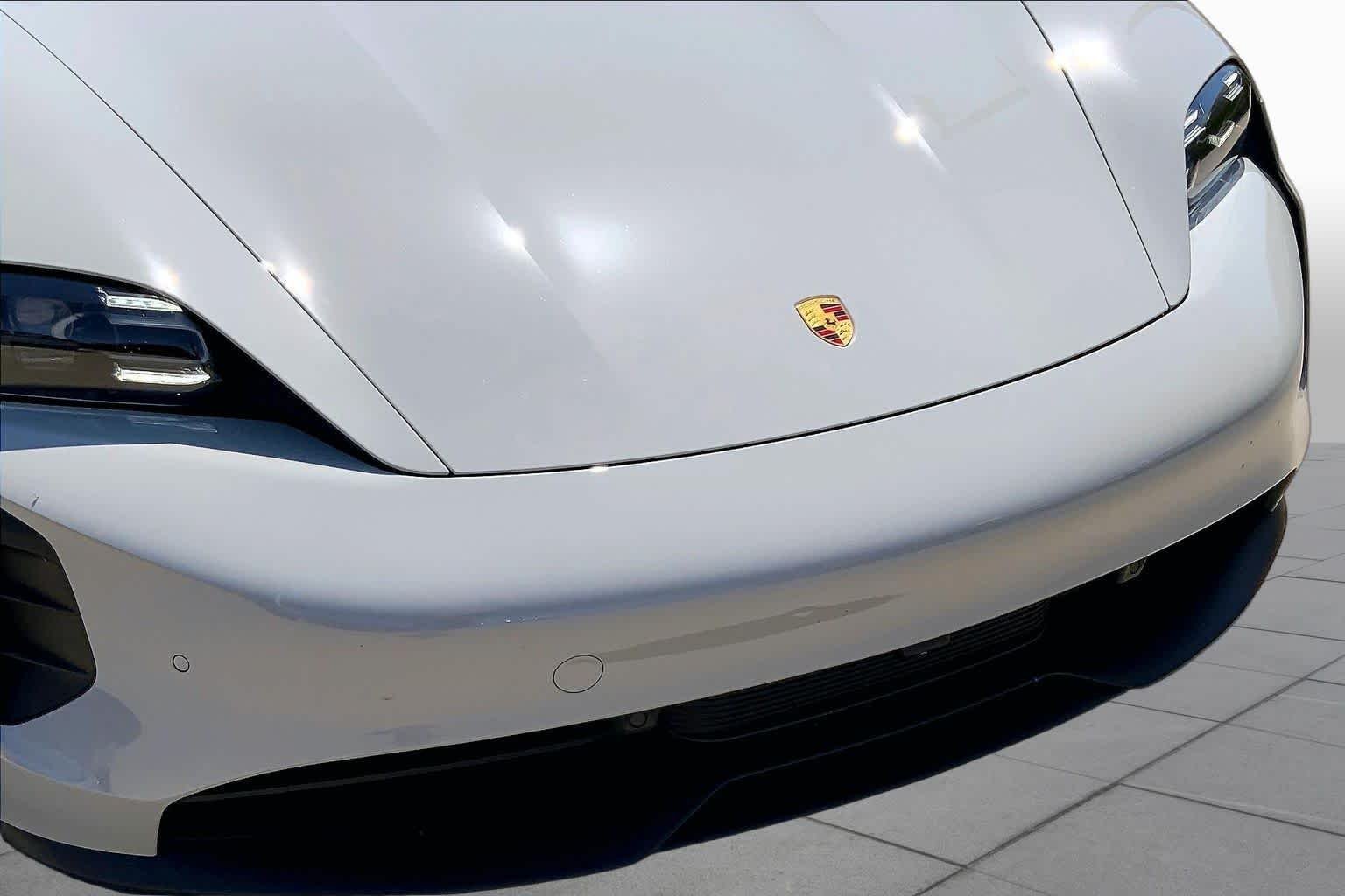 Used 2022 Chalk Porsche  image 27