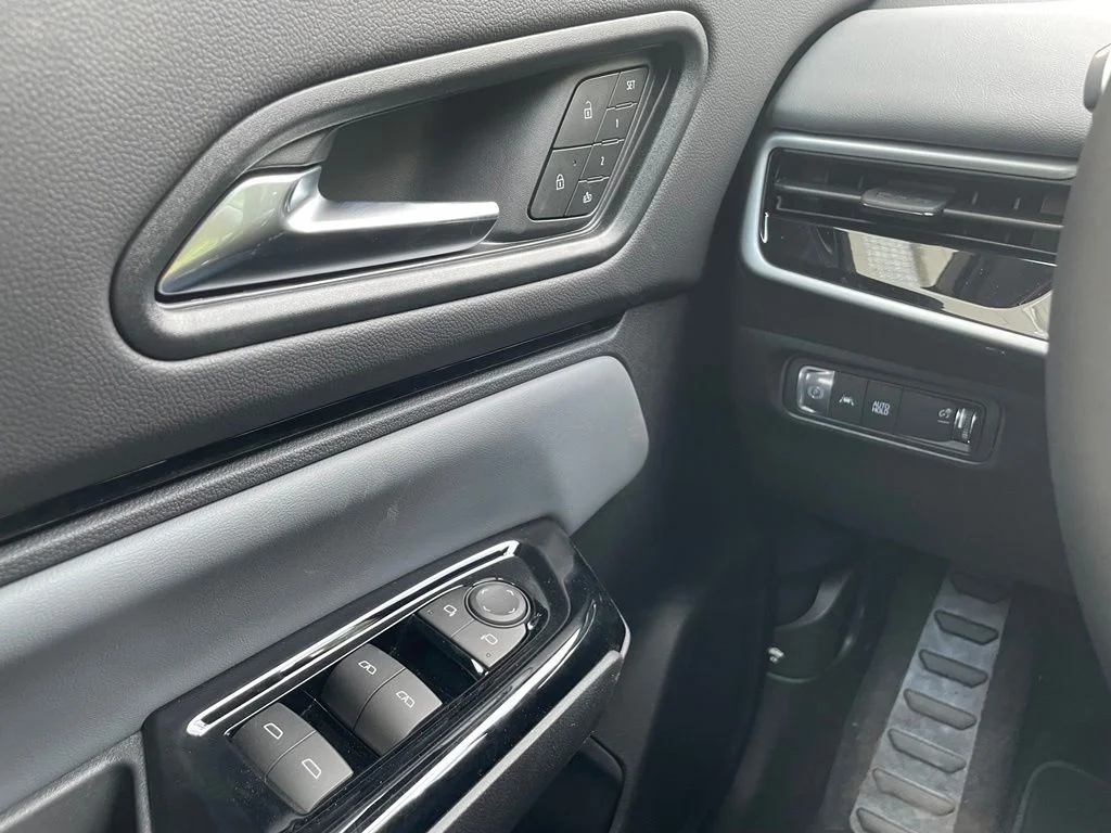 New 2026 Sonic Gray Pearl Honda Touring image 14