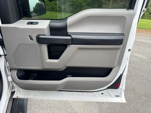 Used 2015 White Ford XL image 9