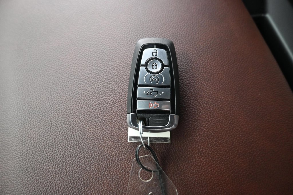 Used 2023 Gray Metallic Ford Lariat image 24