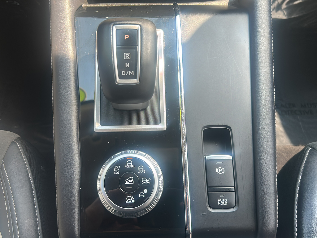 Used 2024 Gray Mitsubishi SE image 21