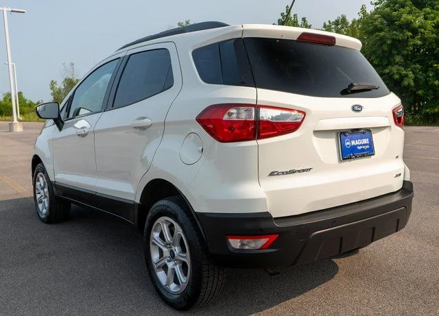 Used 2022 White Ford SE image 8